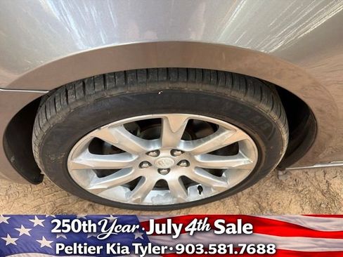 Used 2012 Buick LaCrosse Touring FWD image 4