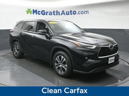 Used 2023 Toyota Highlander L image 2