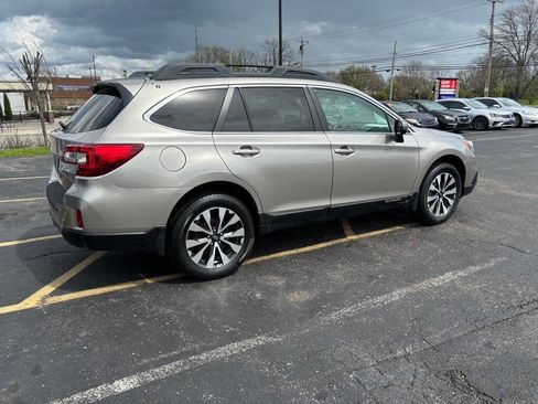 Used 2015 Subaru Outback 2.5i Limited image 4