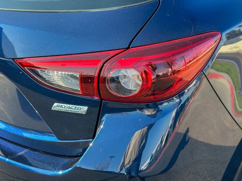 Used 2018 MAZDA MAZDA3 Grand Touring w/ Premium Equipment Package image 5