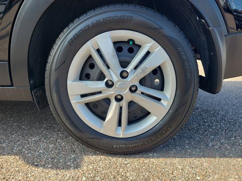 Used 2018 Nissan Kicks S image 7