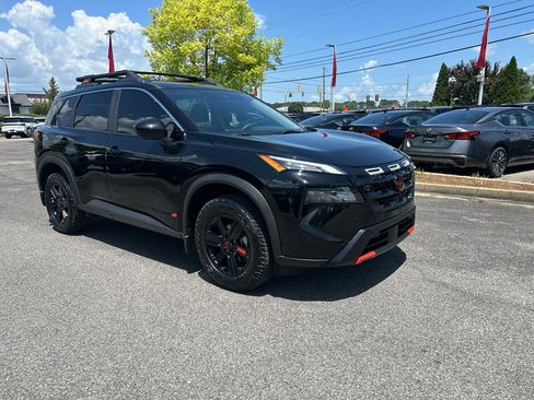 Certified 2025 Nissan Rogue SV AWD/4WD image 22
