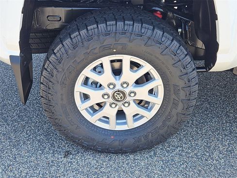 New 2025 Toyota Tacoma SR5 image 5