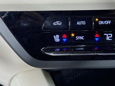 Certified 2023 Buick Envision Avenir image 22