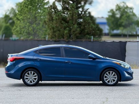 Used 2016 Hyundai Elantra SE w/ Option Group 02 FWD image 7