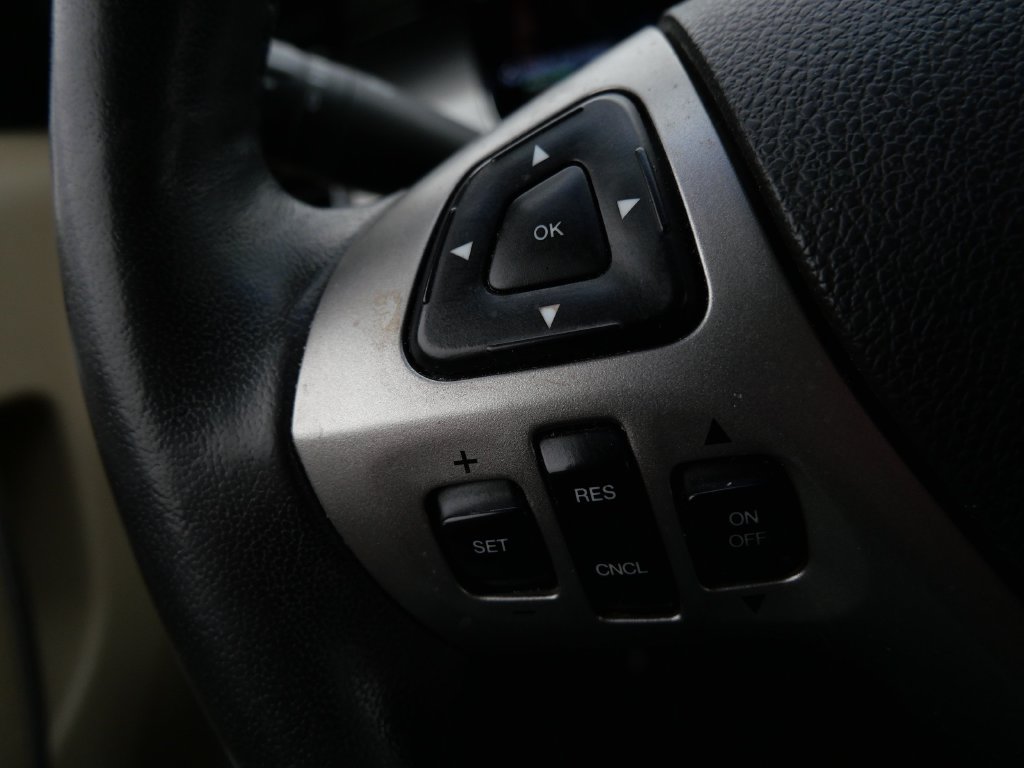 Used 2015 Ford Taurus SEL w/ Equipment Group 201A FWD image 18