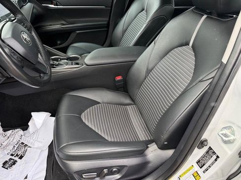 Used 2022 Toyota Camry SE image 16