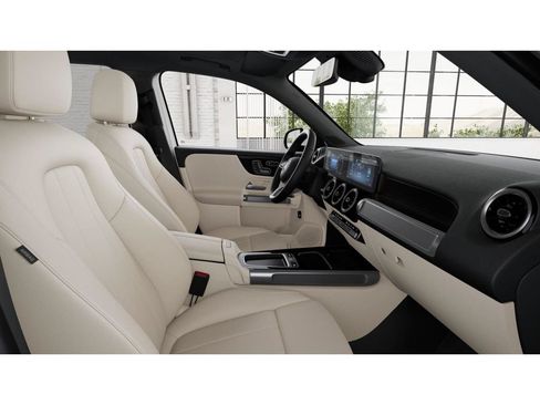New 2026 Mercedes-Benz GLB 250 4MATIC image 4