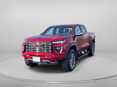Used 2025 GMC Canyon Denali image 9