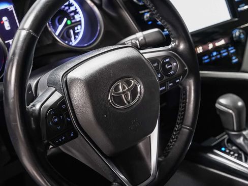 Certified 2019 Toyota Camry SE FWD image 20