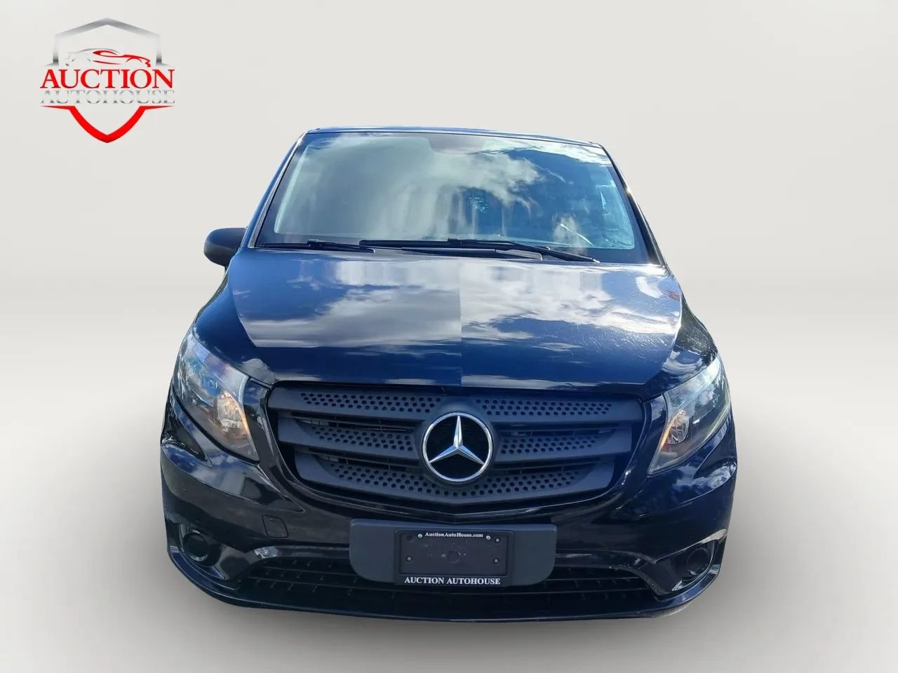 Used 2017 Mercedes-Benz Metris Passenger image 2