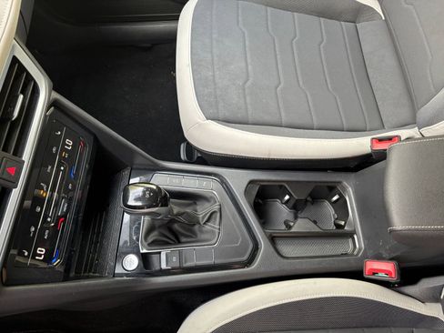 Used 2025 Volkswagen Taos SE image 42