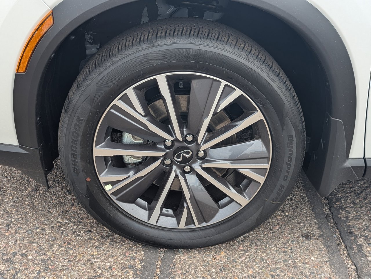 New 2027 INFINITI QX60 Luxe FWD image 9