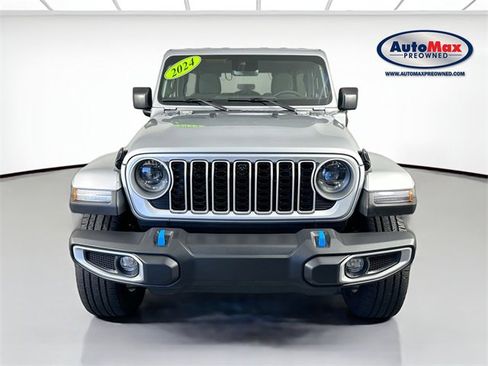 Used 2024 Jeep Wrangler Unlimited Sahara w/ Technology Group image 6