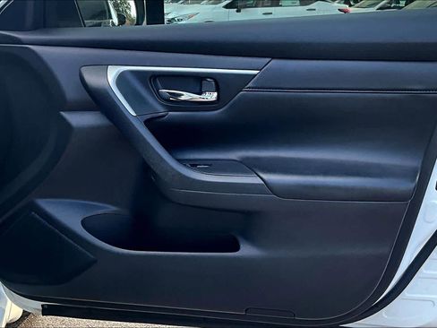 Used 2017 Nissan Altima 2.5 SR w/ Midnight Edition Package image 22