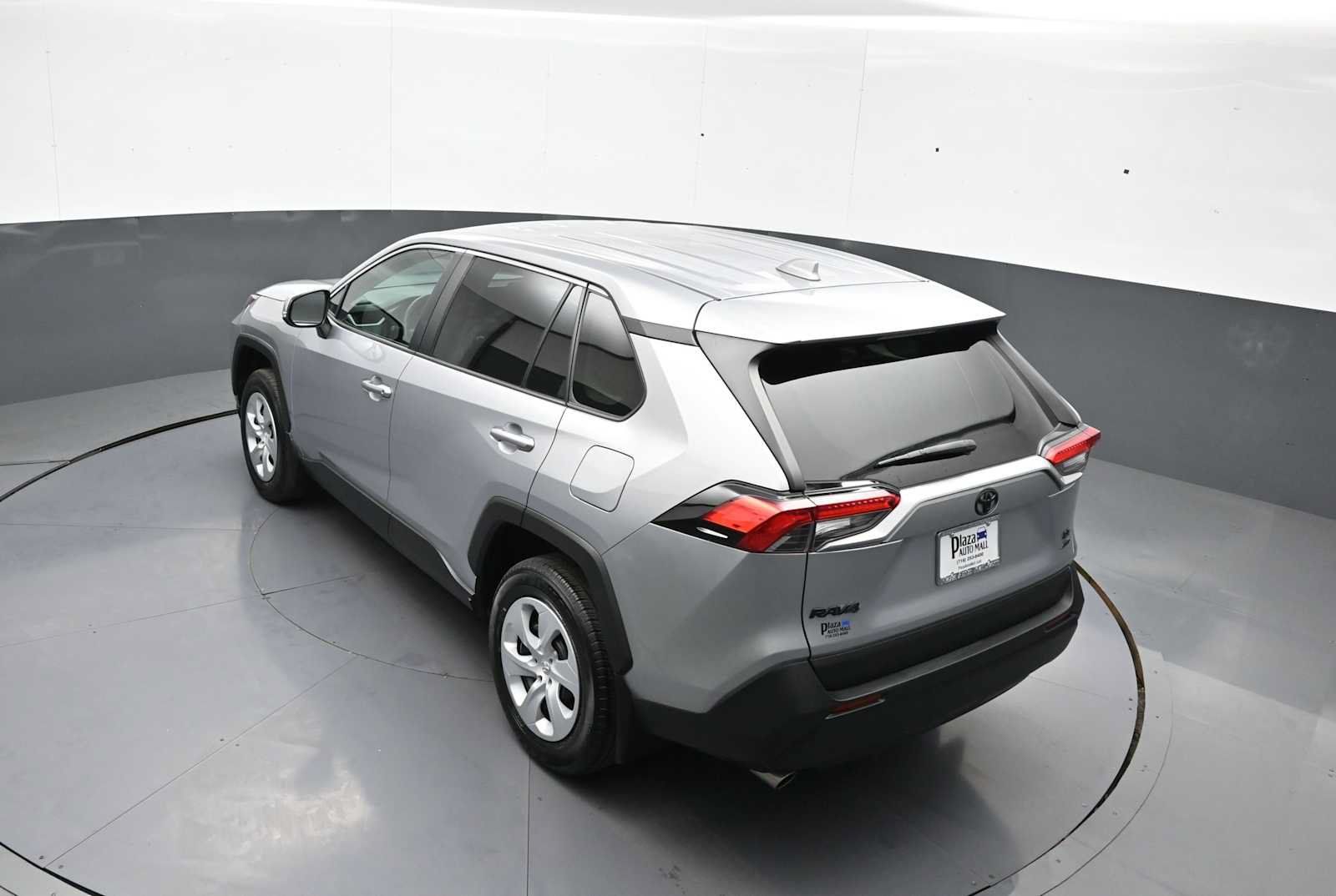 Certified 2023 Toyota RAV4 LE AWD/4WD image 38