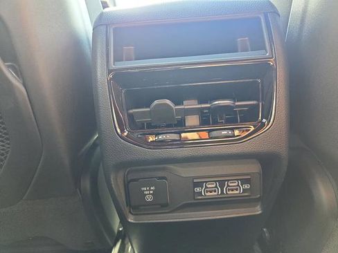 New 2025 Jeep Grand Cherokee Altitude image 35