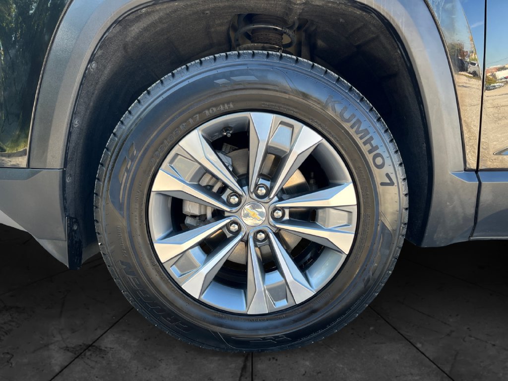 Used 2025 Chevrolet Equinox LT w/ Convenience Package II AWD/4WD image 14