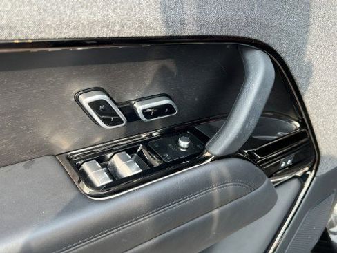 Used 2023 Land Rover Range Rover Sport SE Dynamic image 22