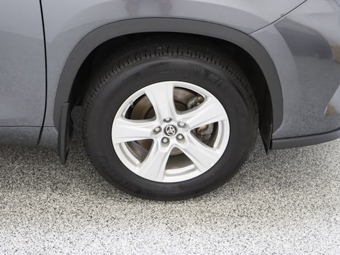 Certified 2025 Toyota Highlander LE image 5