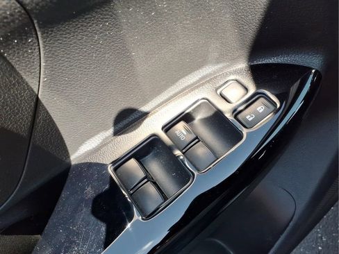 Used 2024 Mitsubishi Eclipse Cross LE AWD/4WD image 17