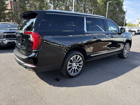 Used 2025 GMC Yukon XL Denali w/ Denali Reserve Package AWD/4WD image 10