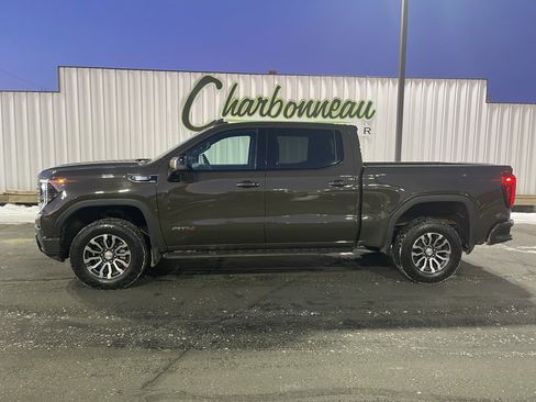 Used 2023 GMC Sierra 1500 AT4 image 2