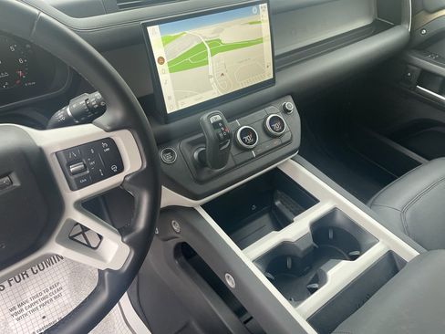 Used 2025 Land Rover Defender 110 X-Dynamic SE image 20