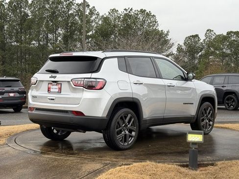 New 2026 Jeep Compass Latitude image 7