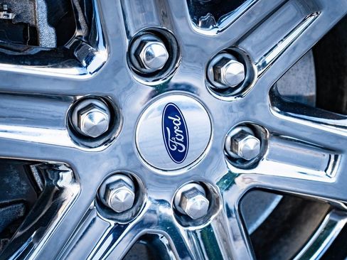 Used 2023 Ford F150 Lariat AWD/4WD image 8