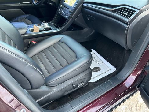 Used 2018 Ford Fusion SE w/ Equipment Group 201A image 12