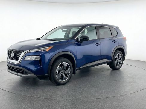 Used 2025 Nissan Rogue SV FWD image 3