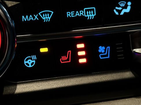 Used 2024 Ford Expedition XLT RWD image 32