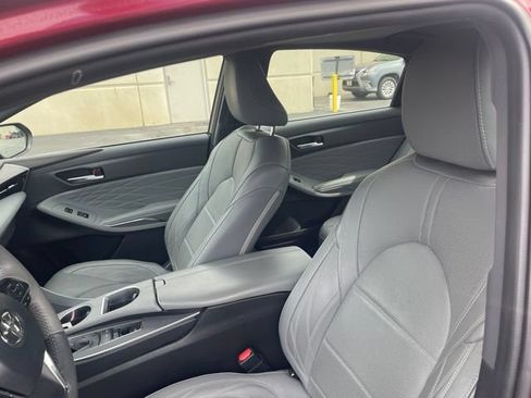 Used 2019 Toyota Avalon Limited w/ Advanced Safety Package FWD image 5