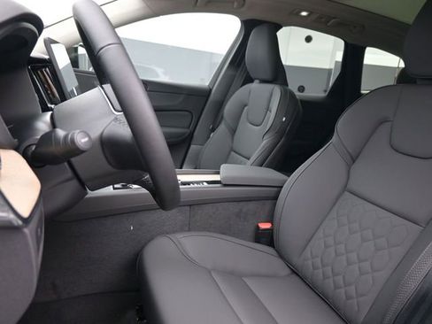 New 2026 Volvo XC60 B5 Core w/ Climate Package image 9