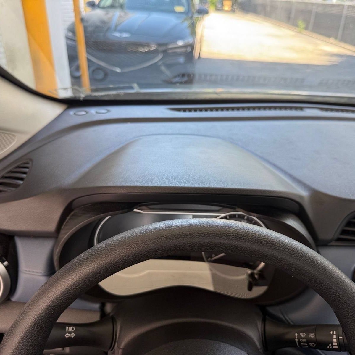 Used 2025 Nissan Versa SV FWD image 35