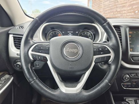 Used 2018 Jeep Cherokee Limited w/ Trailer Tow Group AWD/4WD image 8