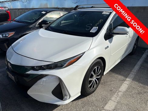 Used 2019 Toyota Prius Prime Premium FWD image 2