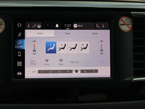 Used 2023 Chrysler Voyager LX FWD image 15