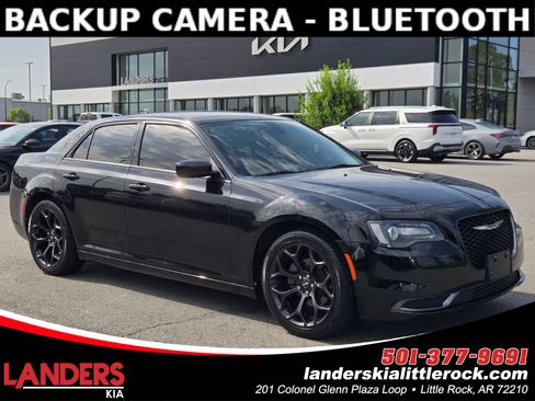 Used 2020 Chrysler 300 Touring w/ Sport Appearance Package RWD image 1