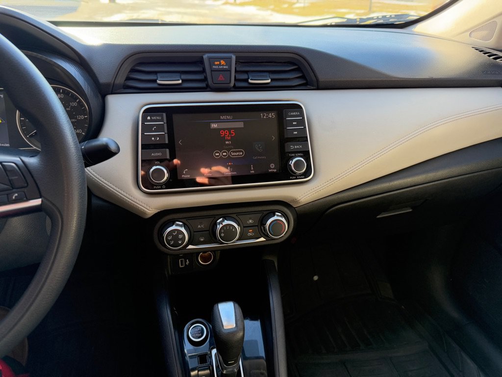 Used 2020 Nissan Versa SV FWD image 14