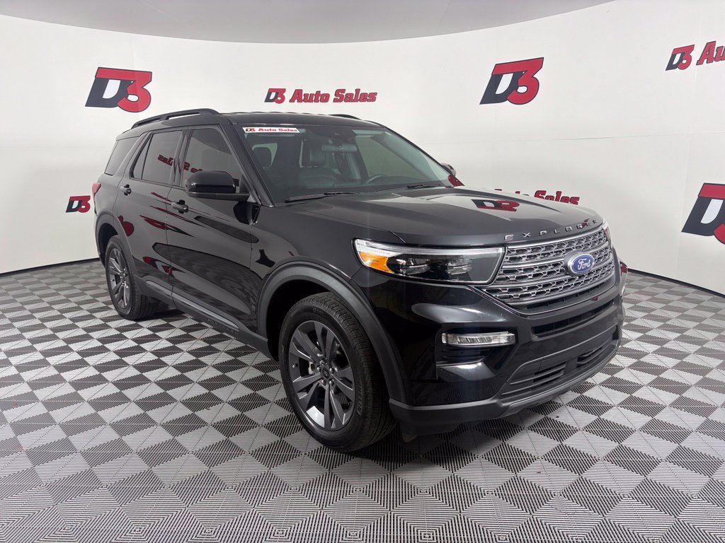 Used 2024 Ford Explorer XLT w/ Equipment Group 202A AWD/4WD image 10
