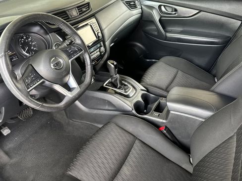Used 2020 Nissan Rogue SV FWD image 11