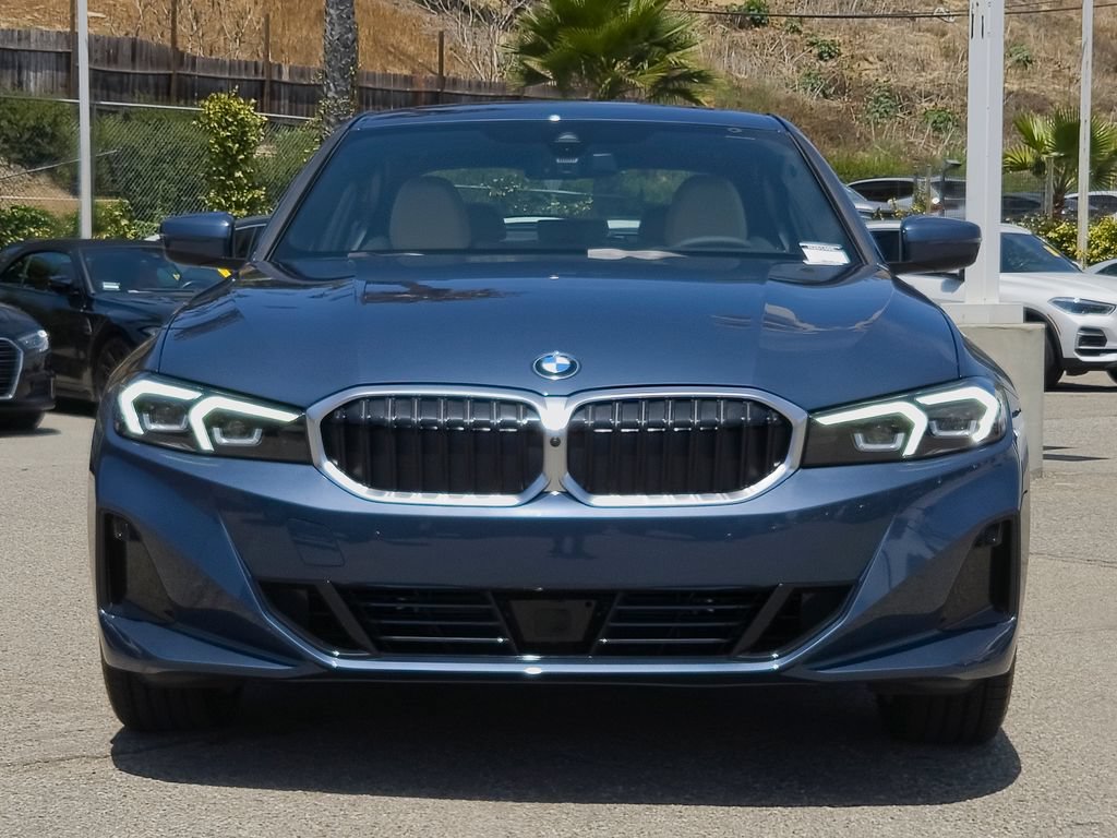 New 2026 BMW 330i Sedan RWD image 3