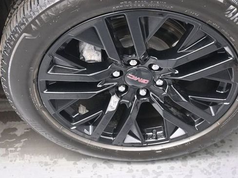 Used 2024 GMC Sierra 1500 SLT w/ SLT Premium Plus Package image 29