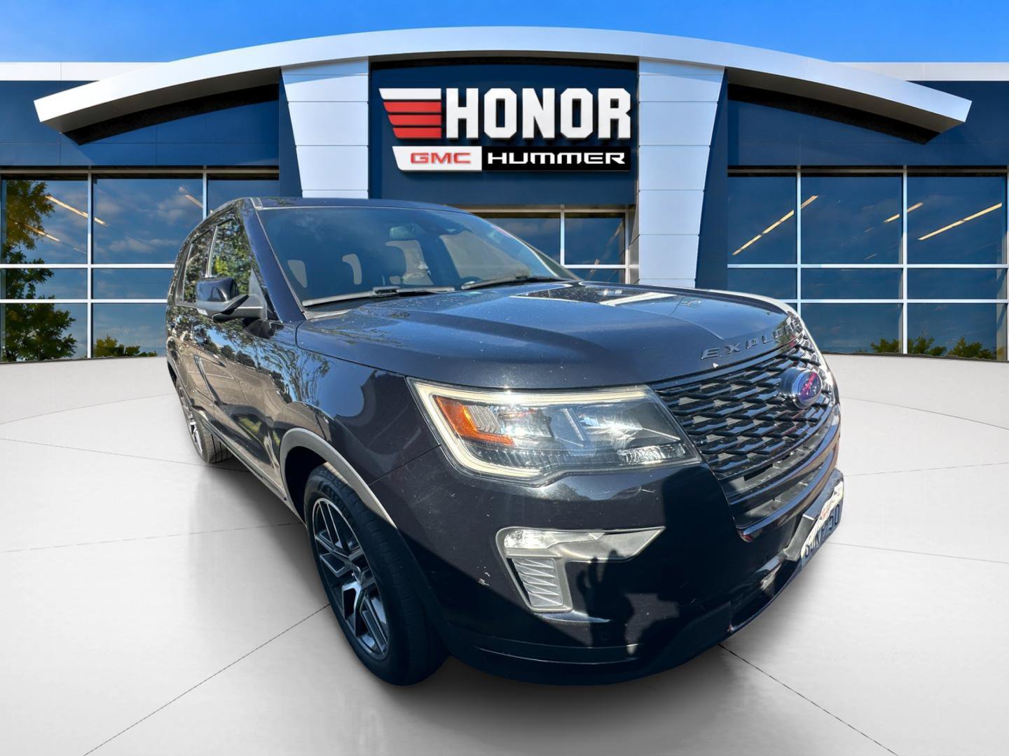 Used 2019 Ford Explorer Sport w/ Equipment Group 401A AWD/4WD image 2