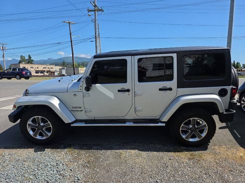 Used 2012 Jeep Wrangler Unlimited Sport AWD/4WD image 8