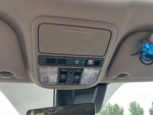 Used 2018 Honda Odyssey Elite image 11