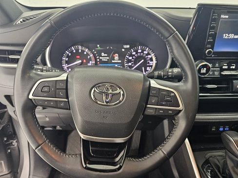 Used 2022 Toyota Highlander XSE image 9