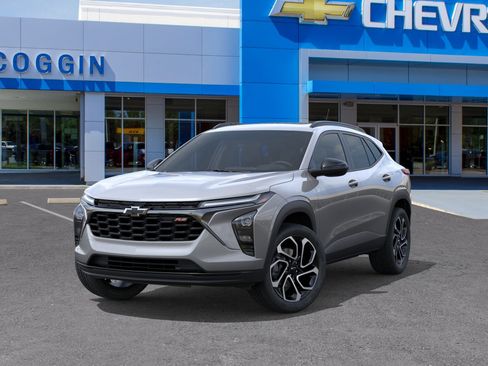 New 2026 Chevrolet Trax RS w/ Sunroof Package FWD image 6